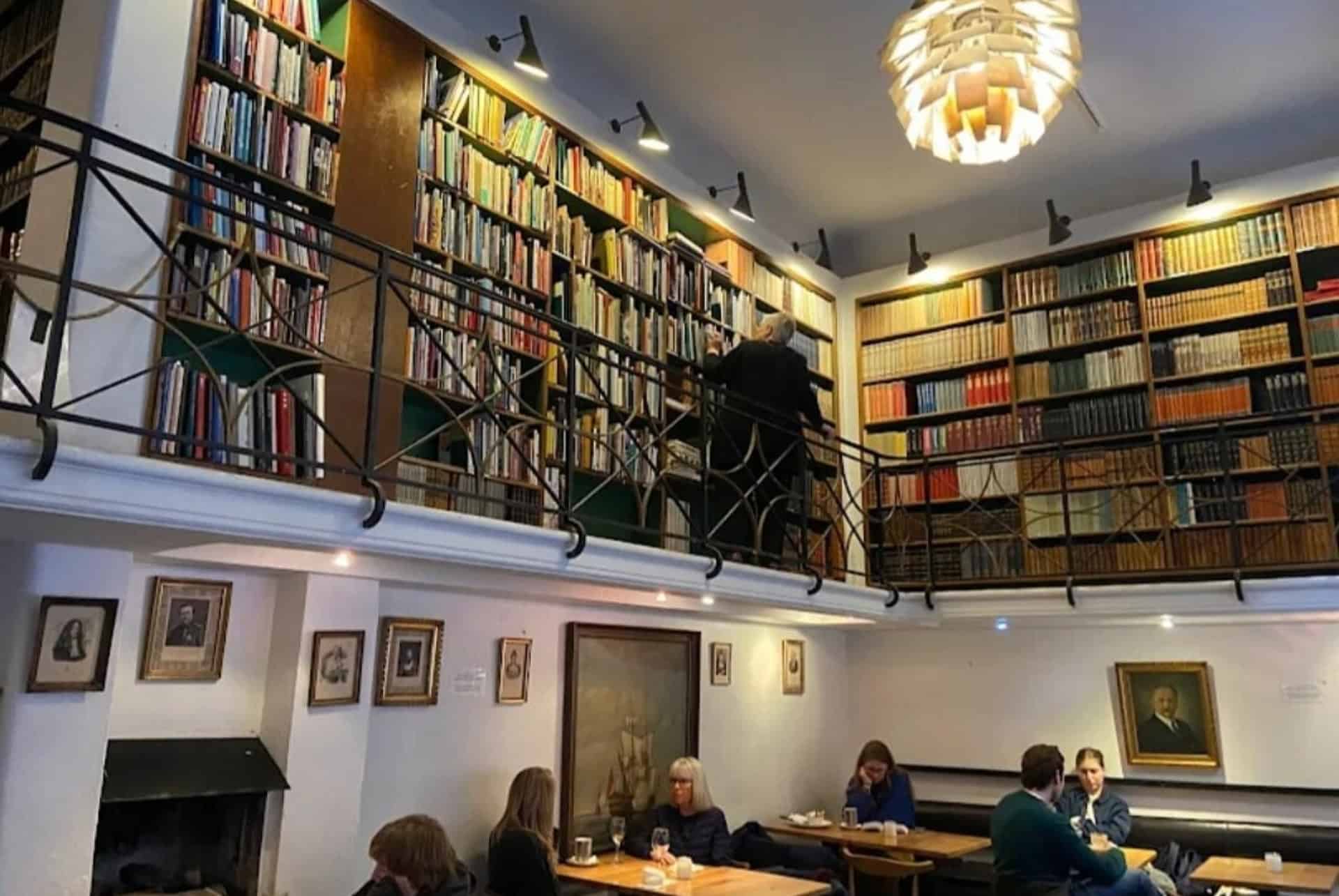 paludans bog and cafe