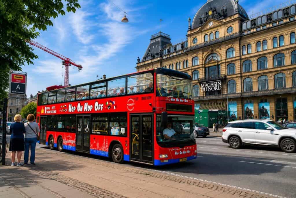 Bus à arrêts multiples Gray Line 24 h